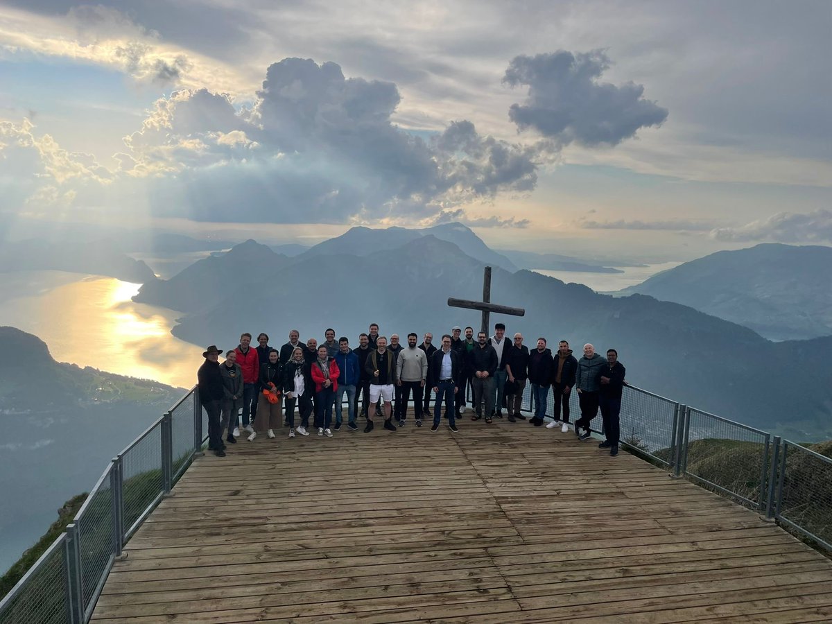 Dfinity R&amp;D leads off-site in Stoos, Switzerland near Zurich HQ (people came from all over). Working on getting even better!

RIP COVID🔥