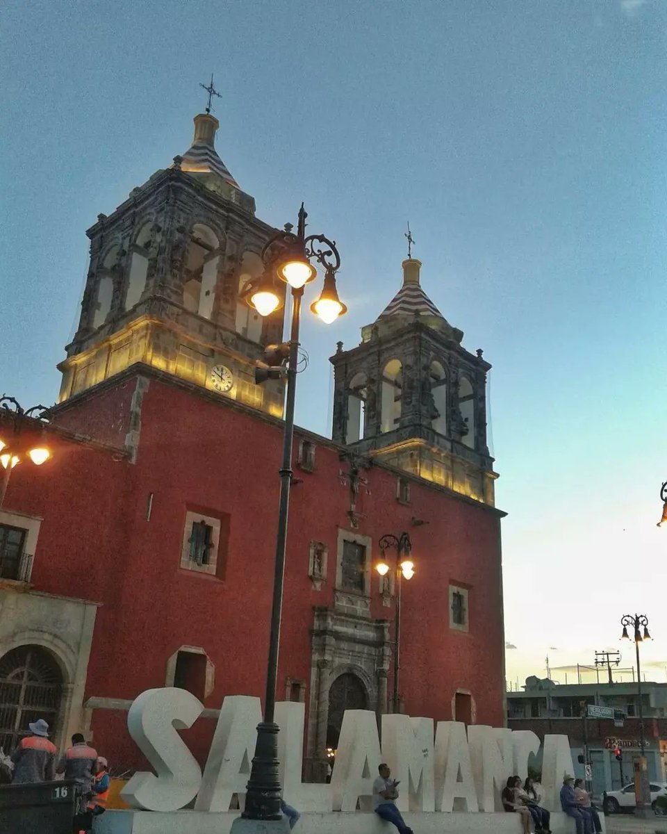 Juna_amiko's tweet photo. En la urbo Salamanca

#meksiko 

#esperanton
#Esperanto 
#esperantolingvo 
#esperantobildoj 
#esperantofilmoj
https://t.co/olK4KdgktW https://t.co/zaUM2wYjaQ