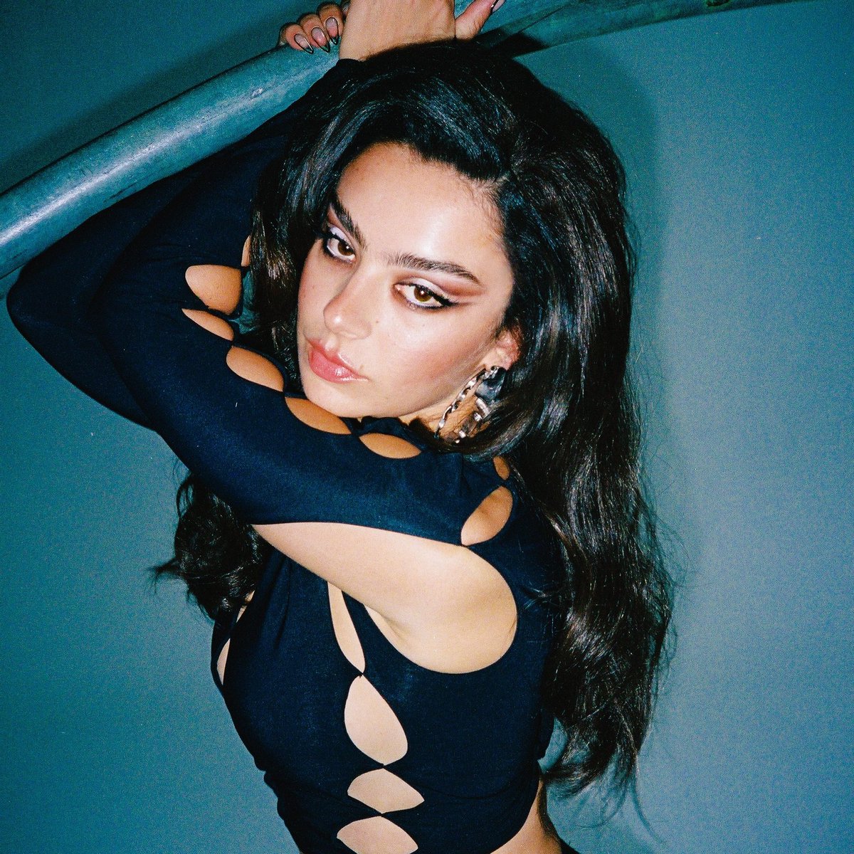 MOTOMAMI9876's tweet photo. Vendo due biglietti per Charli XCX perché mia zia ha deciso di sposarsi quel giorno…4 Giugno 2022 al Fabrique a Milano ore 21:00, prezzo contrattabile scrivetemi in dm per info etc 
rt per favore 🫶🫶 https://t.co/mFd4Hz85CE