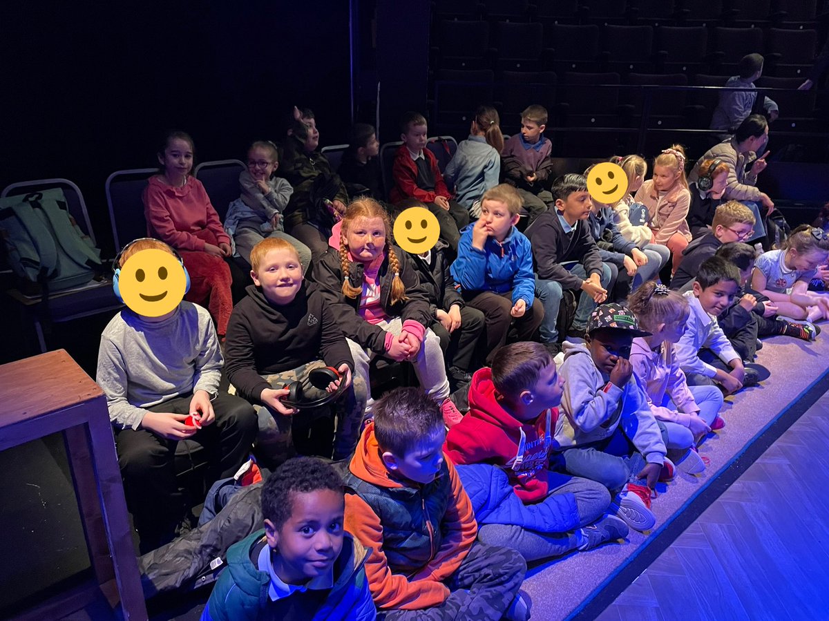 p3bcvps's tweet photo. The class were very excited to visit #thebruntontheater https://t.co/pK3kCyjDog