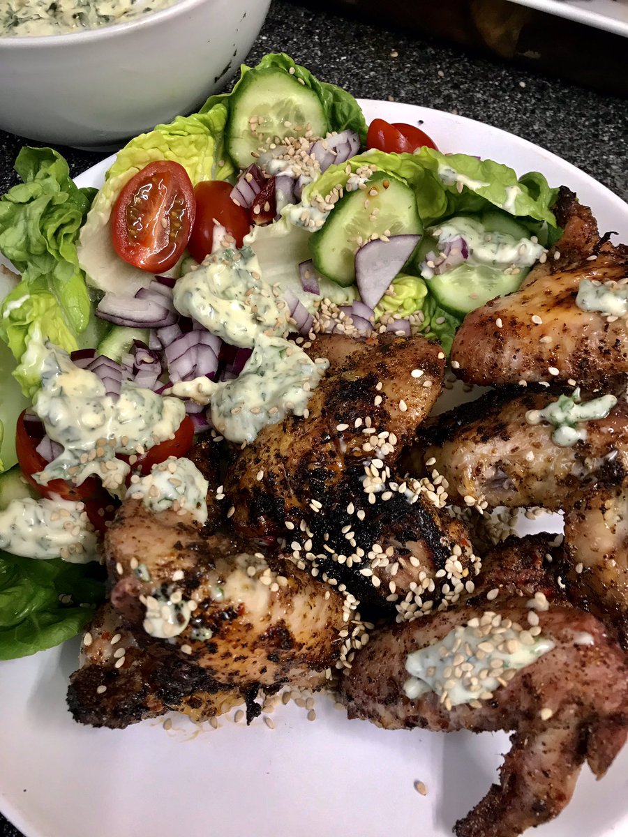 tantrictrevbbq's tweet photo. BBQ chicken wings and home made dip with salad and toasted sesame seeds. Get in. Lots of herbs and spices including Chaat Masala, Aleppo chilli flakes and garlic rub. Dip is mayonnaise, lime juice, fresh chopped parsley and coriander and garlic. Was rather nice.#weberGA #chicken https://t.co/92hKyg7sMt
