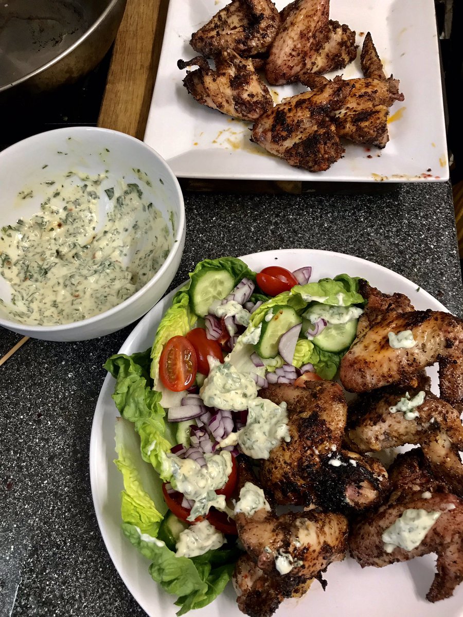 tantrictrevbbq's tweet photo. BBQ chicken wings and home made dip with salad and toasted sesame seeds. Get in. Lots of herbs and spices including Chaat Masala, Aleppo chilli flakes and garlic rub. Dip is mayonnaise, lime juice, fresh chopped parsley and coriander and garlic. Was rather nice.#weberGA #chicken https://t.co/92hKyg7sMt