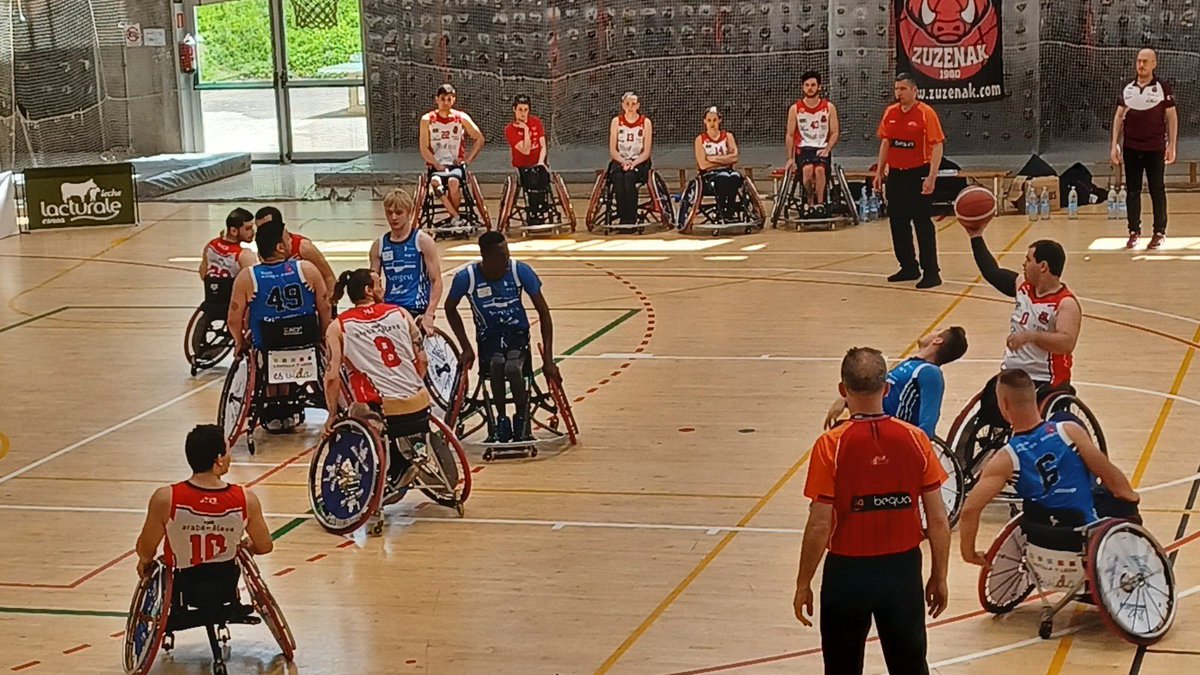 live_vuvuzela's tweet photo. 🆒  ¿Te lo vas a perder? 🆒

🏆 ¡Mañana a las 21:30 horas tienes una cita con 𝐋𝐈𝐕𝐄 𝐁𝐒𝐑! 🏀

🗓️  El programa semanal con lo mejor de la #BSRTrofeoFundaciónONCE 🔥

📱 https://t.co/eNr0eIjNoA

🤵‍♂️ Con @AdrianMenddez y @FelipeSantorioP

#CorreLaVoz #LiveBSR https://t.co/0TijsW0JtE