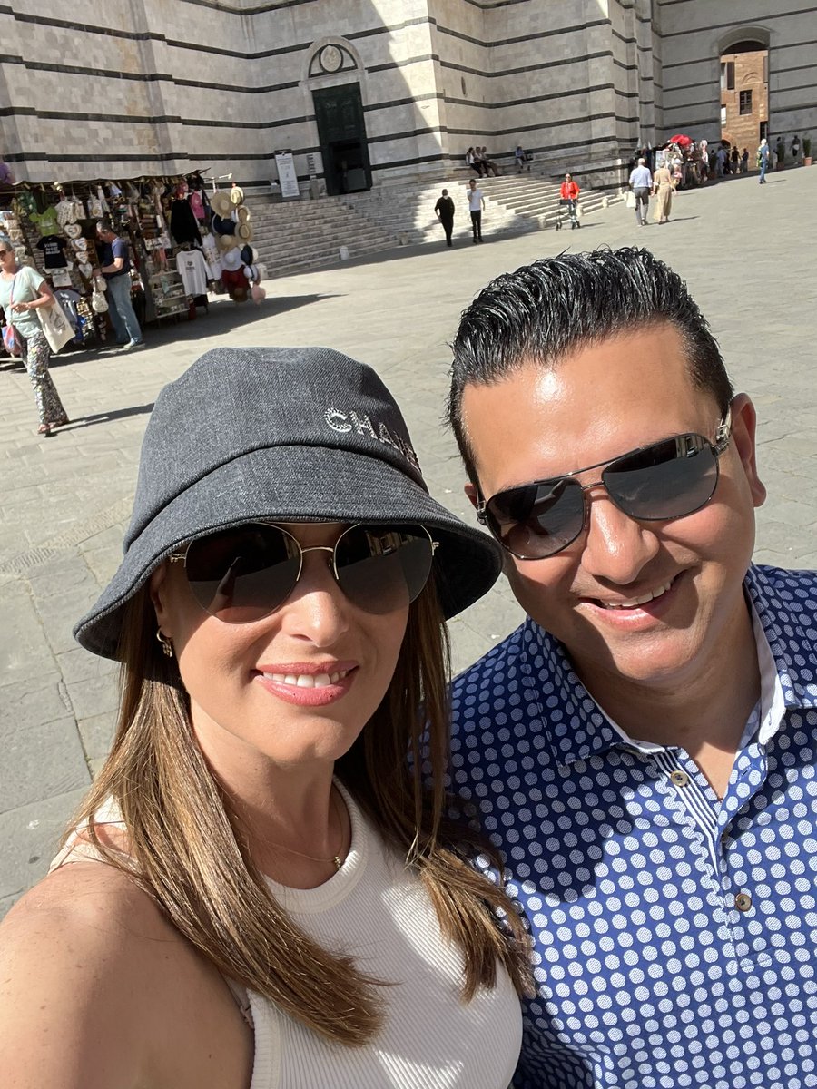 CakeBossBuddy's tweet photo. In Tuscany visiting the breathtaking Siena Cathedral with my beautiful wife @lisavalastro4 #italy #tuscany #sienacathedral #santamariaassunta https://t.co/hAAmsn3mxK