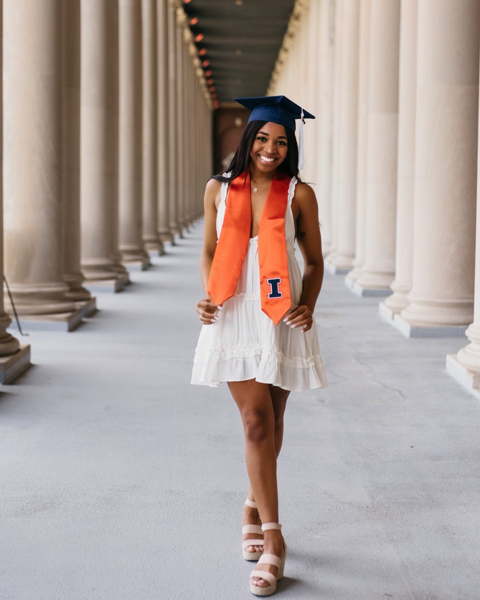 IlliniWGym's tweet photo. Congratulations to our 2022 graduates 🎓

#Illini x #ILLINOIS2022 https://t.co/GlazvSsYkv