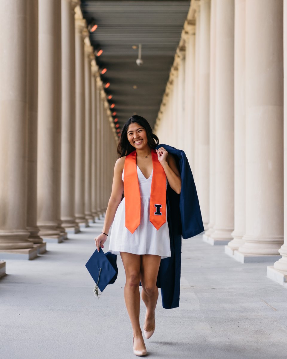 IlliniWGym's tweet photo. Congratulations to our 2022 graduates 🎓

#Illini x #ILLINOIS2022 https://t.co/GlazvSsYkv