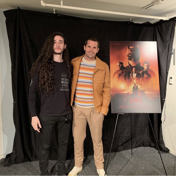 CarverSourceBe's tweet photo. Max with fans at #TheBatman Media Day at Warner Bros Studios

• May 12, 2022

— via wackmatters ig &amp; alexismontalvo ig https://t.co/h8pApQcZ6Z