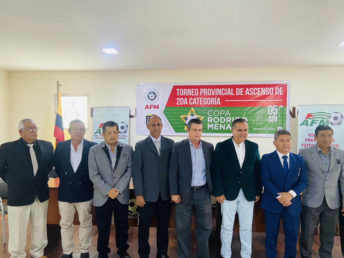 RodrigoMenaR's tweet photo. Torneo Provincial de Ascenso de Aso. Fútbol de Manabí !! 
Vincular a la Puerta de Oro ante la Provincia es nuestro compromiso, el apoyo al deporte es crucial en estos momentos de reactivación social y económica, vamos bien porque vamos con Dios. 
#LaPuertaDeOroSeAbreAlMundo https://t.co/kftfqHY27f