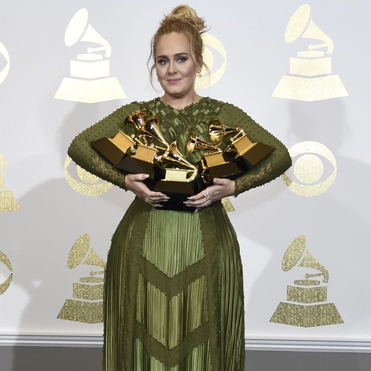 castadele's tweet photo. Adele at the Grammys #Adele #GRAMMYs 

                   2012              \\              2017 https://t.co/sjFffPCW88