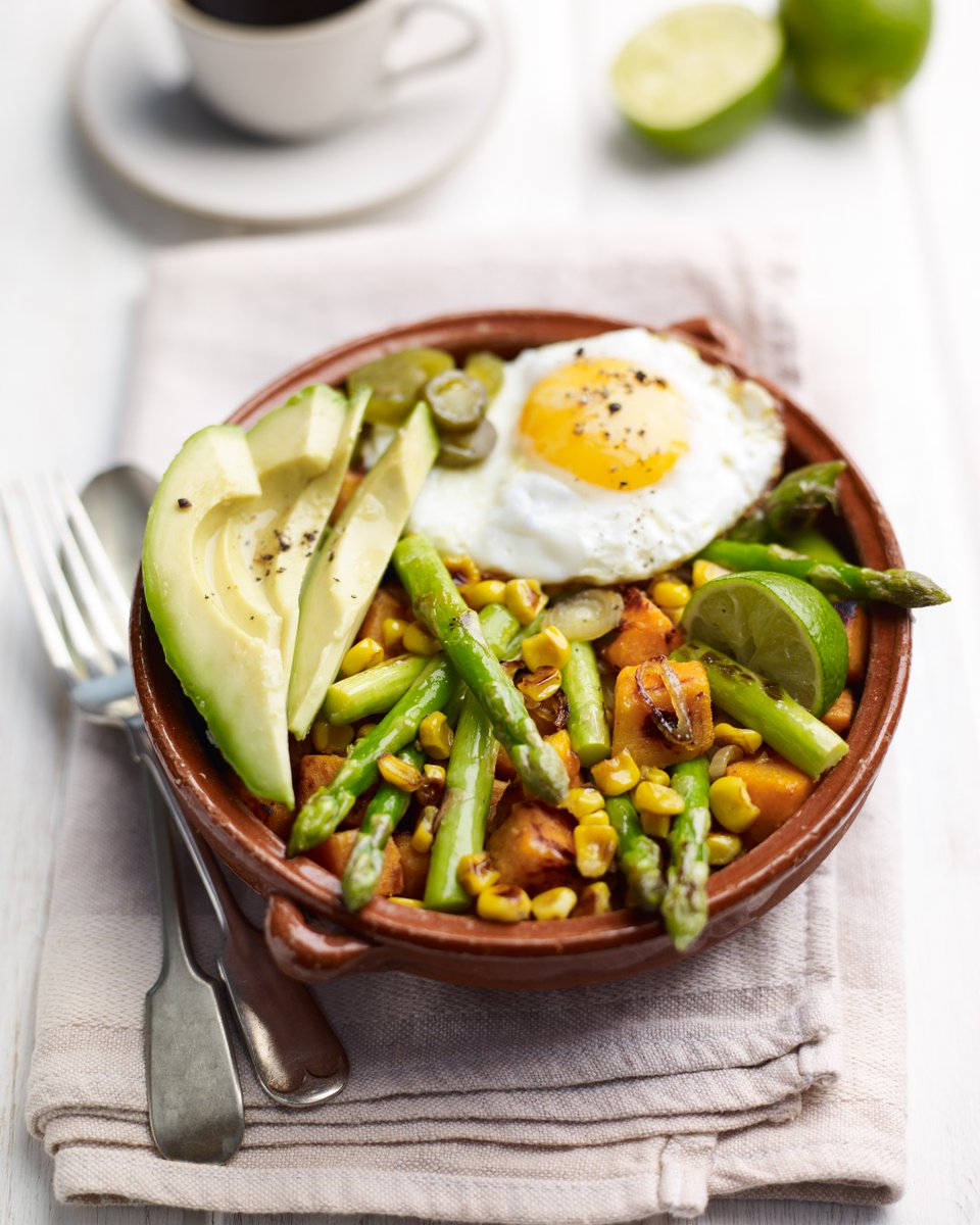 EnjoyAsparagus's tweet photo. We love that National Vegetarian Week coincides with British asparagus season! 🌱 

Head to our website to find our wide range of vegetarian British asparagus recipes: https://t.co/ZbF07Ynvrr 💚

#nationalvegetarianweek #britishasparagus https://t.co/nJFEoQxUwa