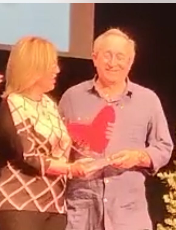 ies_laslagunas's tweet photo. Nuestro profesor Miguel Ángel Ruano reconocido por el Ayuntamiento de Fuengirola en la Gala del voluntariado, por su labor como voluntario ( ACOES Honduras). Enhorabuena https://t.co/86gc4GWUZg
