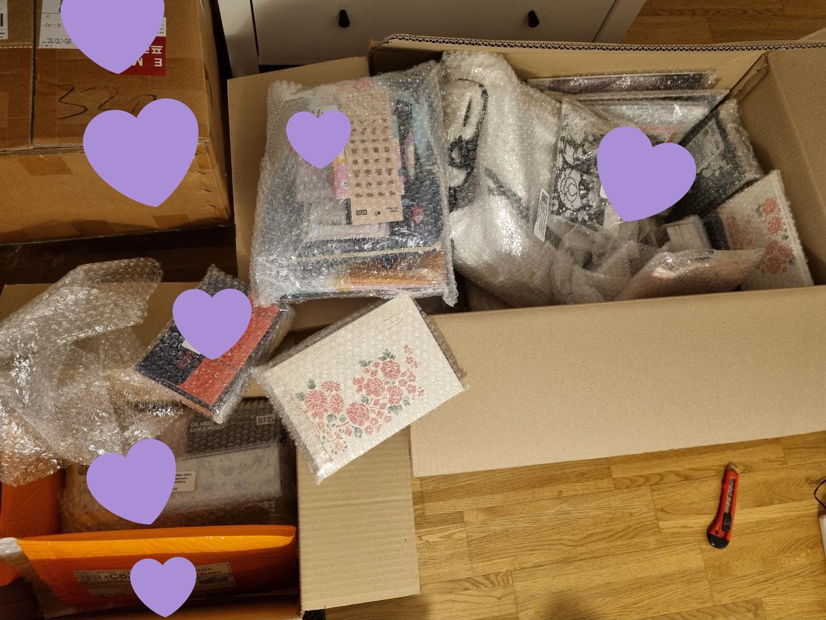 Be_Your_Wings's tweet photo. And the items listed here finally arrived today 🥳🥳
I'll check everything tomorrow morning and probably also start sending payment mails this week :)
#wingsinprogress
https://t.co/zIt5Y1cXKE https://t.co/y6XaR72m2N