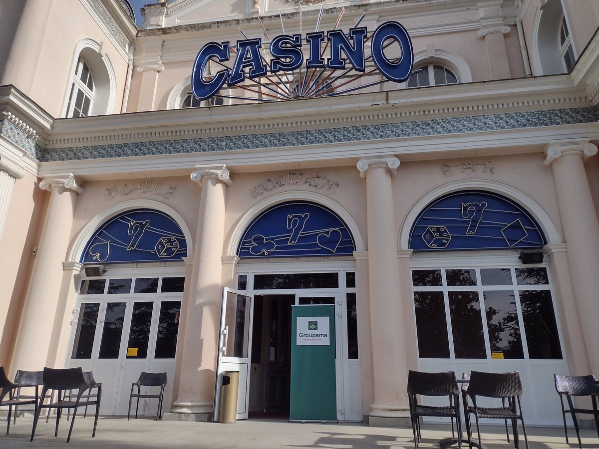 DominiqueDurini's tweet photo. @GroupamaMed la caisse locale du Conflent a organisé son Assemblée Générale dans ce très beau lieu de la vallée de la Roja, au Casino de Vernet les Bains. Les sociétaires et les  collaborateurs étaient contents de se retrouver dans ce beau lieu. https://t.co/SrDPKS7lXg
