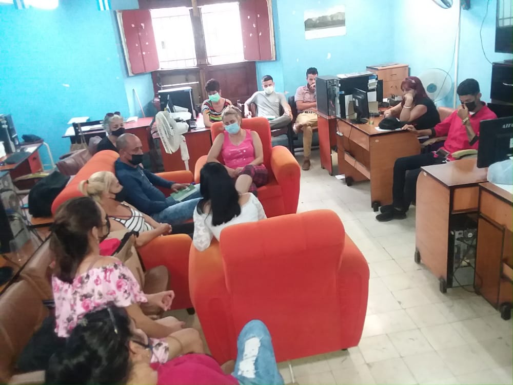 dpotussp's tweet photo. Realiza puntualización la Subdelegada Lianet Hernández Martínez sobre las actividades para la semana donde participan la #DirecciónCatastro, la #DirecciónGestionDelPlaneamiento y la #DOPAI. #CubaViveYTrabaja #VamosConTodo https://t.co/O1bRnpBUok
