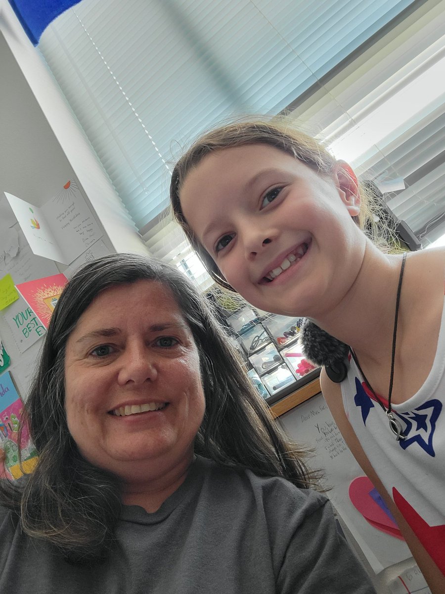 sfarris123's tweet photo. Some relationships take longer to build, but those will last a lifetime! @robinsonisd @RISgreatness #robinsonisd https://t.co/gbzFYYGu05