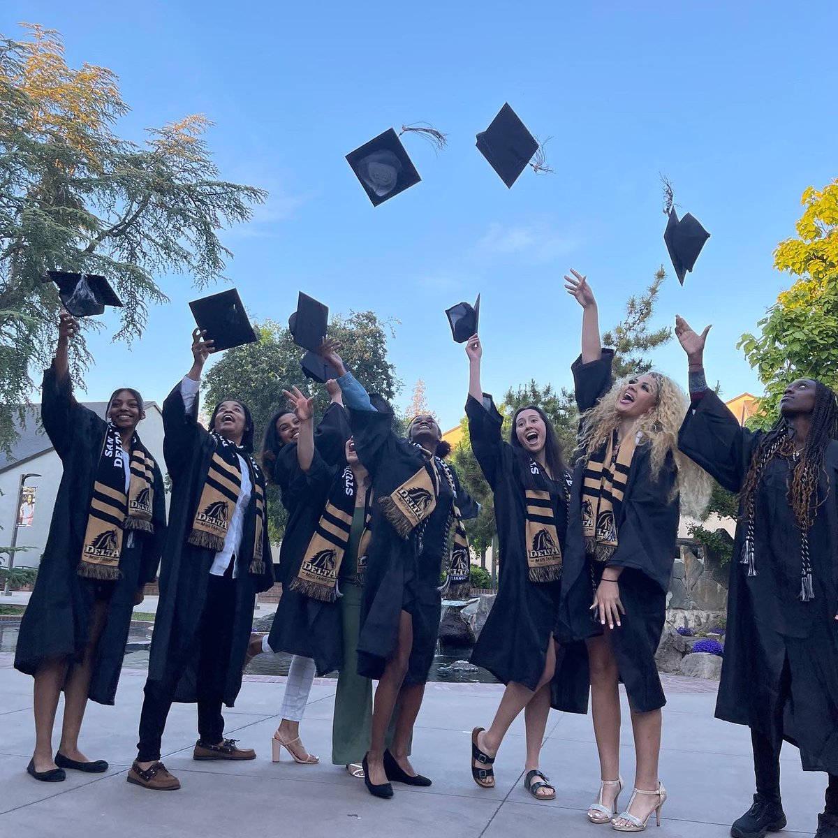 SJDeltaCollege's tweet photo. Did you see that follow through? πβ€οΈβπ₯ CONGRATULATIONS to the Women's Basketball Team, Class of 2022! π @DeltaWBBall @SJDCAthletics #DeltaCollegeGrad #DeltaClassOf2022 #MadeAtDelta https://t.co/envGpJDjwA