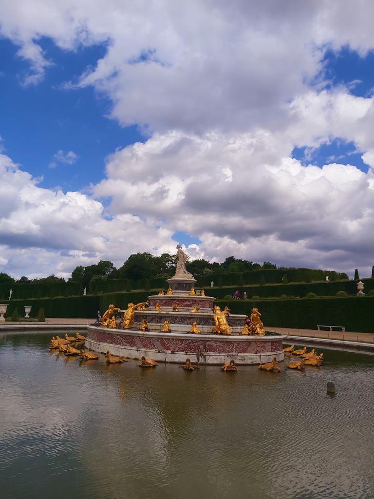 kuypersc's tweet photo. Versailles et ses jardins "à la française". Louis XIV, splendeur et absolutisme @ISB_MS #Loire2022 https://t.co/NxRW3uWJVr