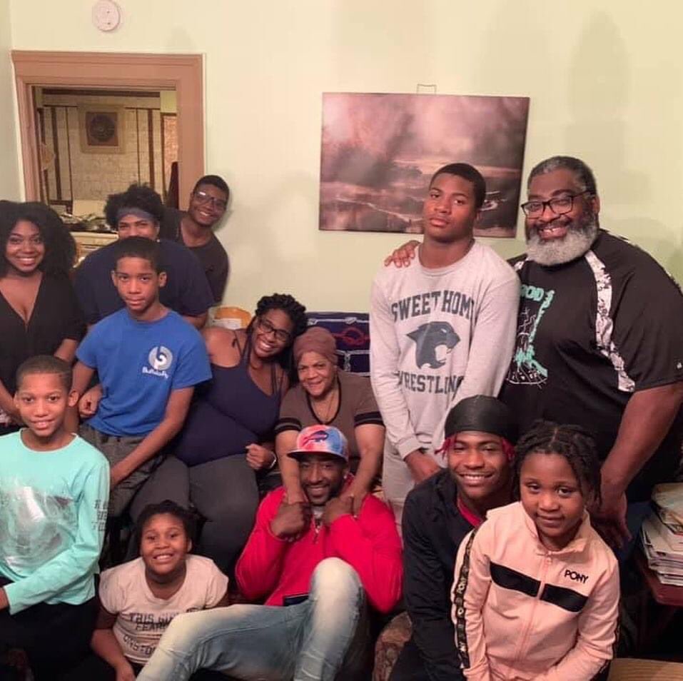 dirtnap_miah's tweet photo. Send prayers we need it ❤️love you guys please be safe and keep your family as close as possible https://t.co/7Qx0XYKY4K