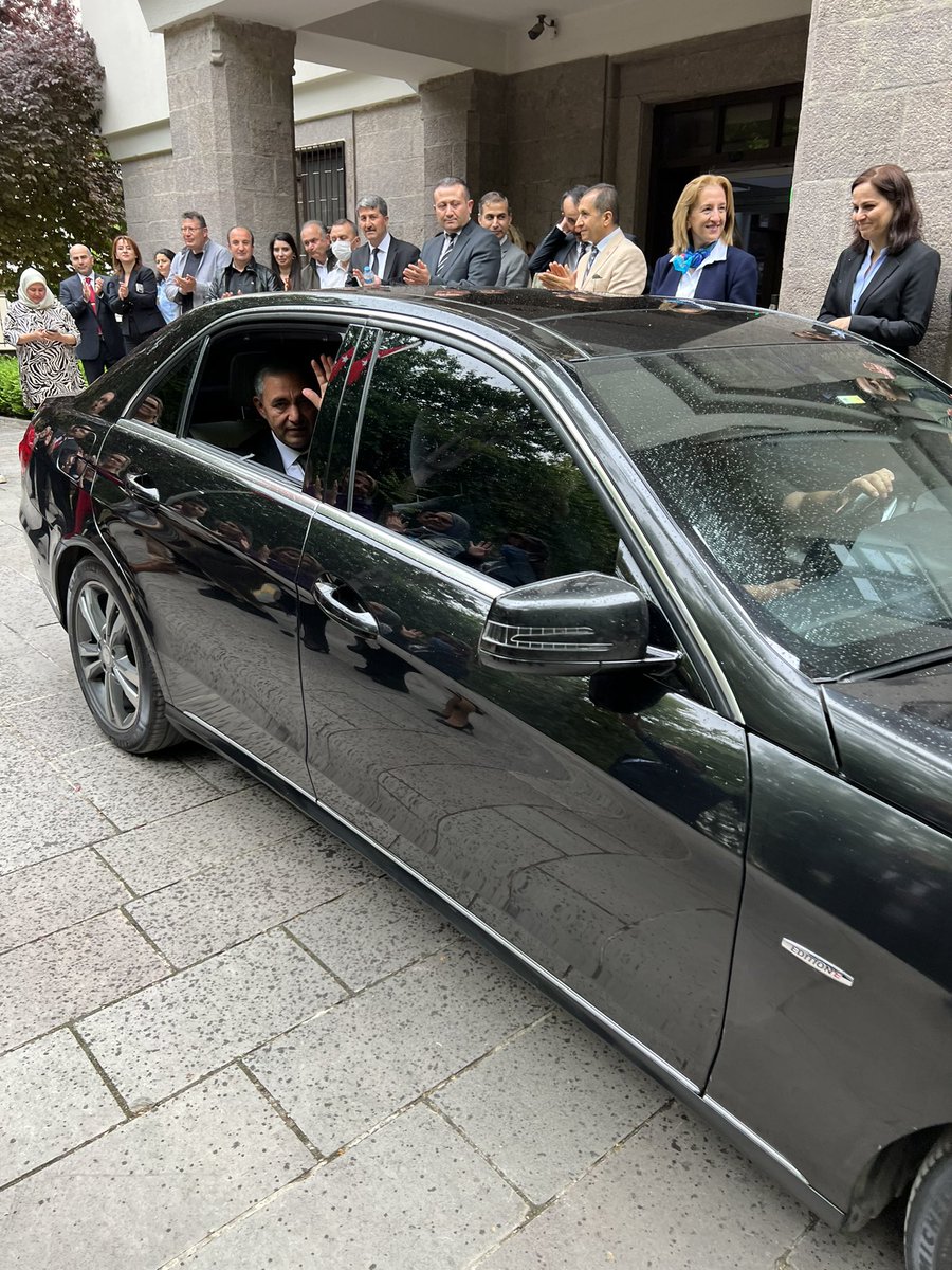gurfatih's tweet photo. Çankaya Kaymakamımız Sn.@hmetebuhara 'yı Kırşehir'e Vali olarak uğurladık.Güle güle gidin Sayın Valim yolunuz açık olsun. @KirsehirValilik https://t.co/VhwqHaBd83