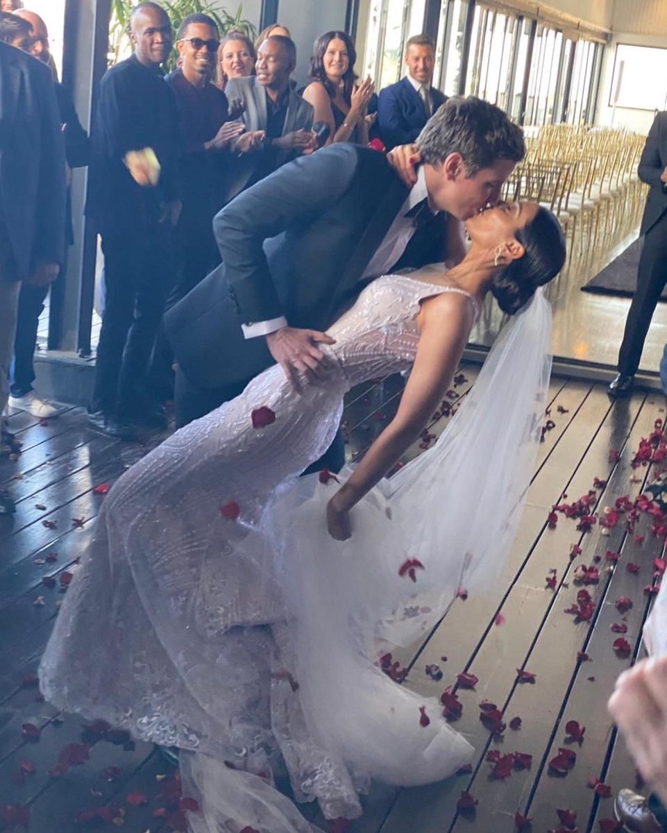 mazzamaxim's tweet photo. So pleased my absence was felt on this platform๐. I expected no less from you all. Anyway my first born got married and we all got to celebrate finally #WhileIWasGone #Marriage #Wedding @mona_rat https://t.co/gRrhNQ3pau
