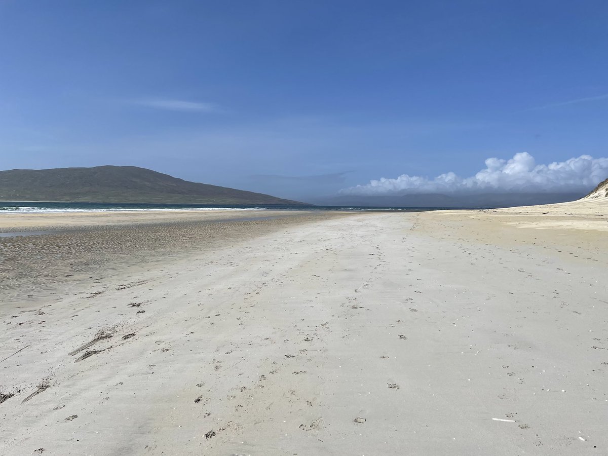 SusanJaneWrites's tweet photo. I loved Skye but the #Isleofharris has my heart
#luskyntyre
#outerhebrides
#wildwriting
#WritingCommunity https://t.co/aP4x3fExjD