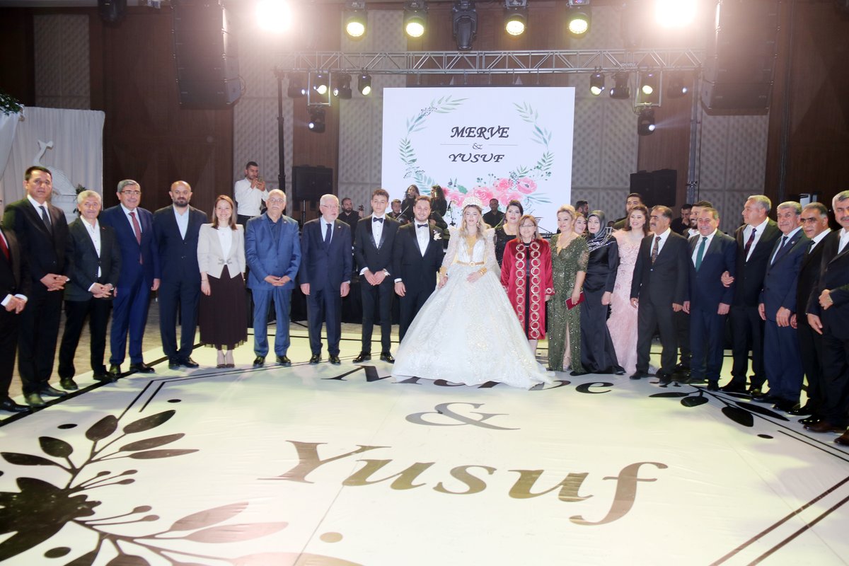 radyozeugma's tweet photo. ÇOK ŞAHİTLİ NİKAH https://t.co/TBk1c29AC2 #nikah #dugun #sahit #gaziantep https://t.co/mhB986oXkq