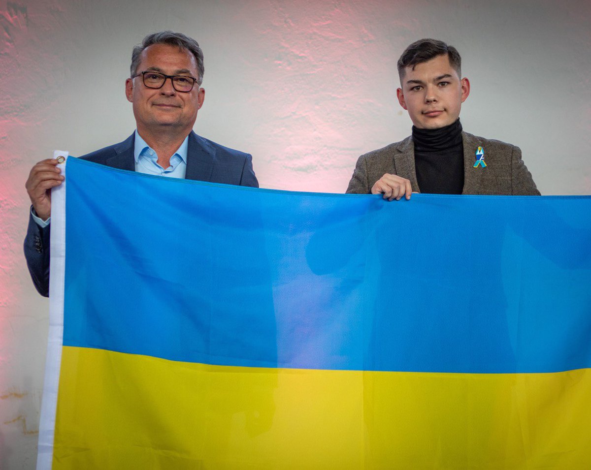 Bogdan Garkusha🇺🇦 (@bogdan_garkusha) on Twitter photo As part of the #Euro20Plus event, I met a great friend of Ukraine, President of <a href="/bundesbank/">Deutsche Bundesbank</a> Dr. #JoachimNagel, who has been standing with Ukraine since the beginning of the war and has a clear position.
Special thanks to <a href="/bundesbank/">Deutsche Bundesbank</a>, <a href="/louisklamroth/">Louis Klamroth</a> for your support! As part of the #Euro20Plus event, I met a great friend of Ukraine, President of <a href="/bundesbank/">Deutsche Bundesbank</a> Dr. #JoachimNagel, who has been standing with Ukraine since the beginning of the war and has a clear position.
Special thanks to <a href="/bundesbank/">Deutsche Bundesbank</a>, <a href="/louisklamroth/">Louis Klamroth</a> for your support!