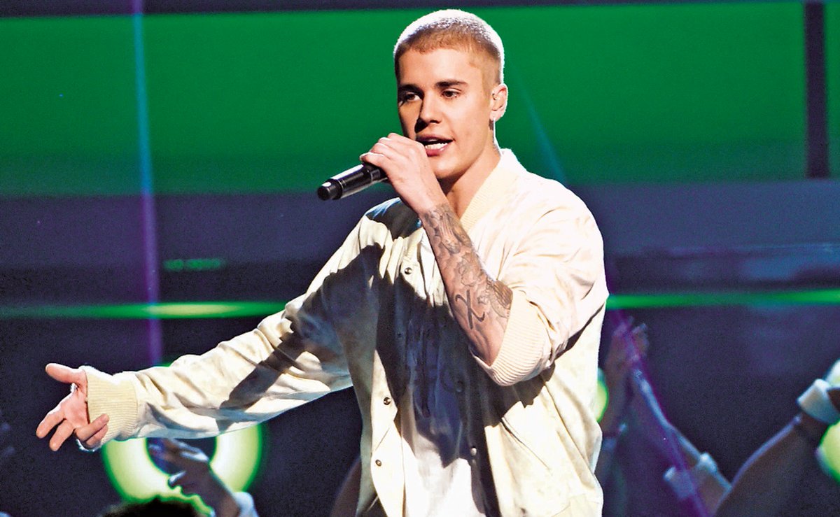 Univ_espect's tweet photo. Tras tiroteo en NY, Justin Bieber pide un minuto de silencio por las víctimas en su concierto
https://t.co/wd9h3EEOfc https://t.co/3pIg10vLbX