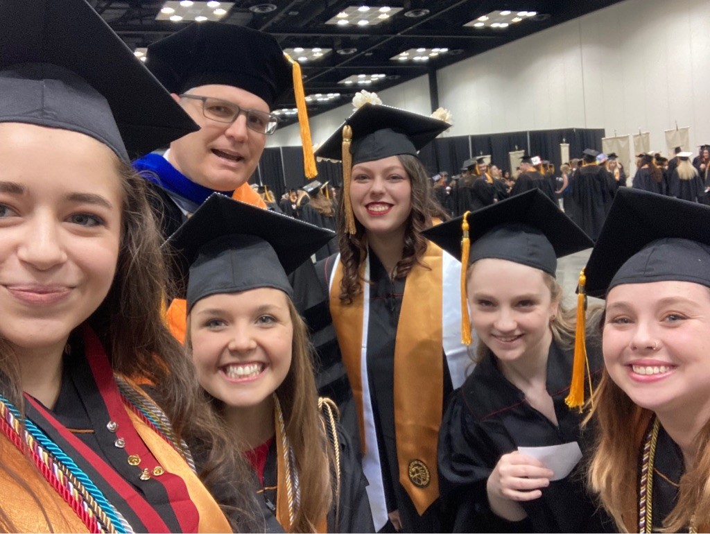RoperLab_IUI's tweet photo. Congrats to our 2022 graduates! We're so proud of you! https://t.co/cX8KwhkYtU