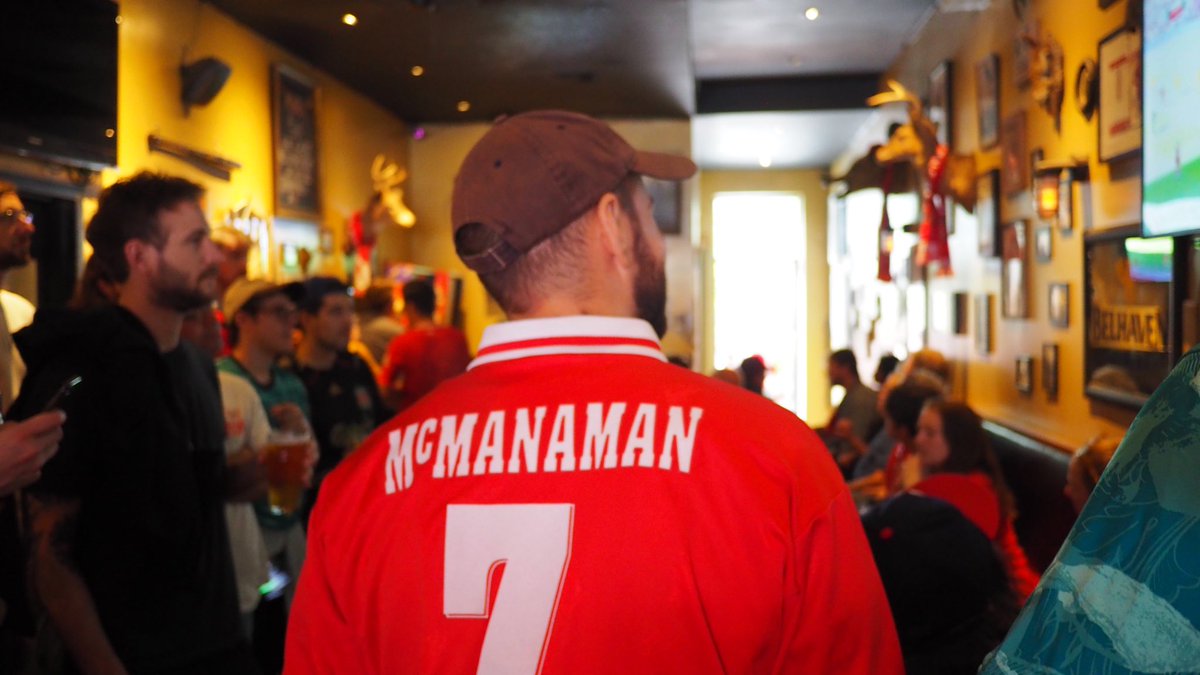TheMonroPub's tweet photo. 2 games left in the league 😬
Tuesday at 2.45
#Southampton V #Liverpool
🔴🔴🔴🔴🔴
#nevergiveup 
#epl
#lfcbk
#soccerbars
#brooklyn 
🍺 https://t.co/NtBzu4tTC8