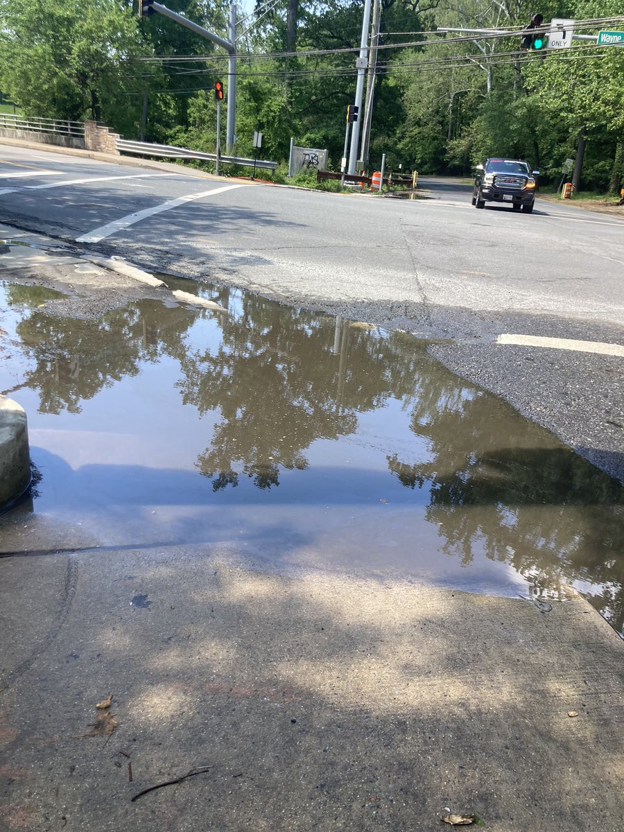 emberger1's tweet photo. @TulkinAnnie @MCDOTNow @MontgomeryCoMD @MyGreenMC @tomhucker @EvanMGlass @PurpleLineMD @LCharkoudian Current puddle situation for reference https://t.co/r6xUIe3l6U