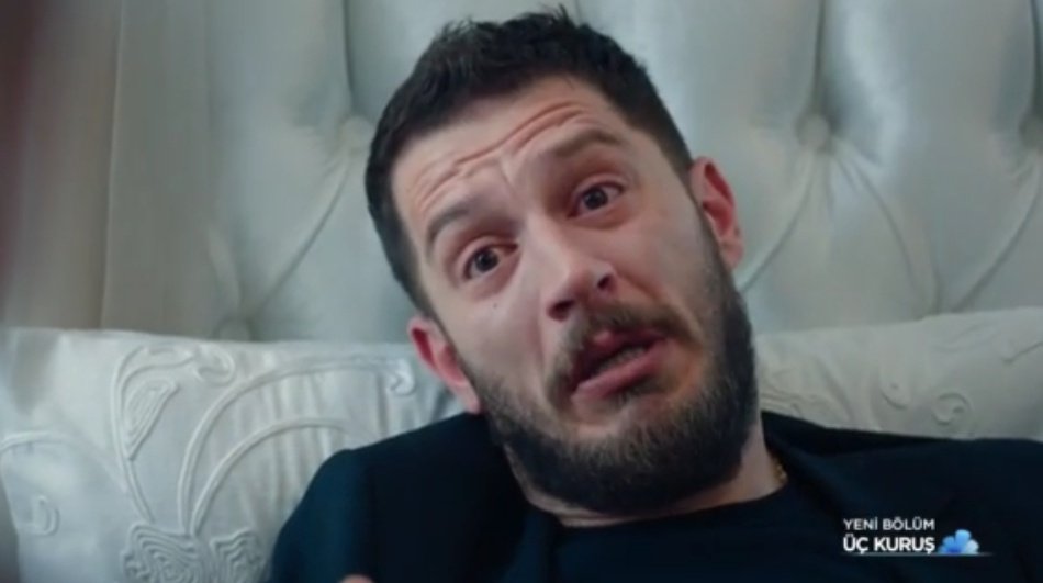 Rosachanceka's tweet photo. Önce ağlatıp ardından bir dakika geçmeden kahkaha attıran oyuncuya Uraz Kaygılaroğlu denir jfjdjfk
Tam ağlıyordum ki kadına seni kaçırıcam teyze dediği yerde patladım ahahhahdh
#üçkuruş l #UrazKaygılaroğlu https://t.co/9tbyZVo0Io