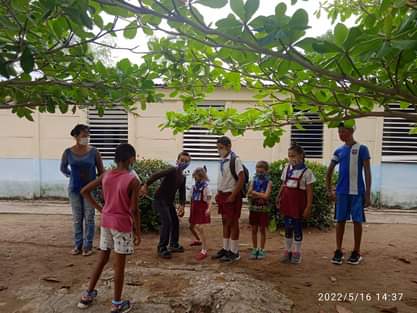 Nuestra instructora de danza dándole actividades a los educandos y juegos tradicionales #Cultura #Cuba #CubaMined #CubaEduca #dmemanati #EducacionEspecialLasTunas #EducacionProvincialLasTunas <a href="/DiazCanelB/">Miguel Díaz-Canel Bermúdez</a> <a href="/elsa_ena/">Ena Elsa Velázquez Cobiella</a> <a href="/RafelAngelGonz1/">Rafel Angel González Rodríguez</a> <a href="/Yuneisy17223396/">Yuneisy</a>