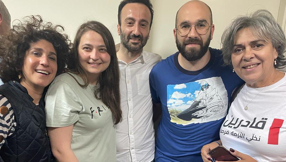 lucienbourjeily's tweet photo. خضنا اصعب المعارك وبامكانات محدودة ولكن بشغف وحب ومثابرة❤️✊
تحية من القلب لكل من ساهم وتطوع وثابر ولكل من صوت ودعم…سوا منكمل المواجهة، وسوا منقدر نبني الدولة القادرة والعادلة يلي بتأمن وبتحمي كل حقوقنا.
من الناس ومع الناس #مكملين✊
@verenaelamil @ChadenM @JabreMyriam @Jad_Ghosn https://t.co/gODfsdTZX7