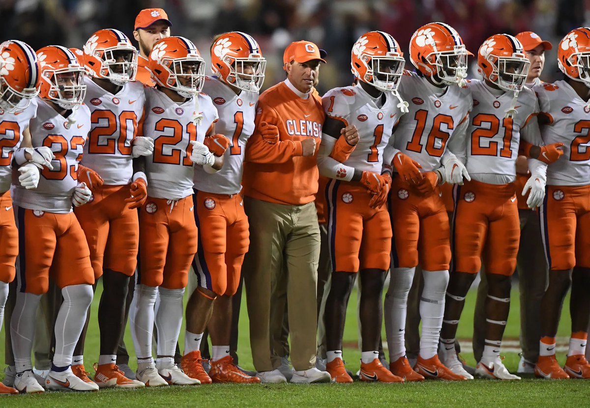 JalonKilgore's tweet photo. After a great conversation with @CoachConn I am truly blessed to receive an offer from the university of @ClemsonFB @WesleyGoodwin @PCWAREAGLES @RecruitGeorgia #AGTG https://t.co/hv1ow5SbB9