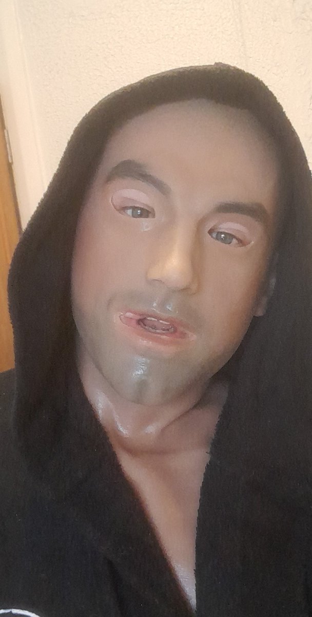 Just a quick try on my new silicone mask. Will fit the eyes better next time.. Hopefully more content to follow. #siliconemask #smitizen