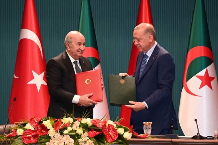 eltebboun's tweet photo. الجزائر و تركيا تاريخ مشترك و مستقبل مشرق، حكمة القيادة و ثبات المواقف، شراكة استراتيجية و تعاون دائم. https://t.co/pxNbSg9c9r