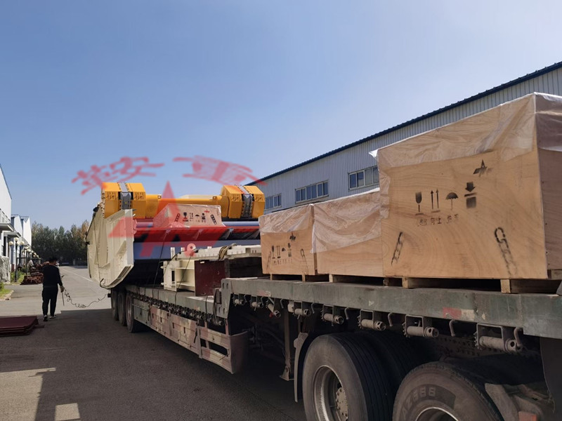 screensaz's tweet photo. Two sets of circular screens, two sets of 3673 large circular screen and one set of 3673 banana screen, which were shipped.
https://t.co/BncLyFGjep
#circularscreens #bananascreen #coalmining https://t.co/Mb0IhBvce8