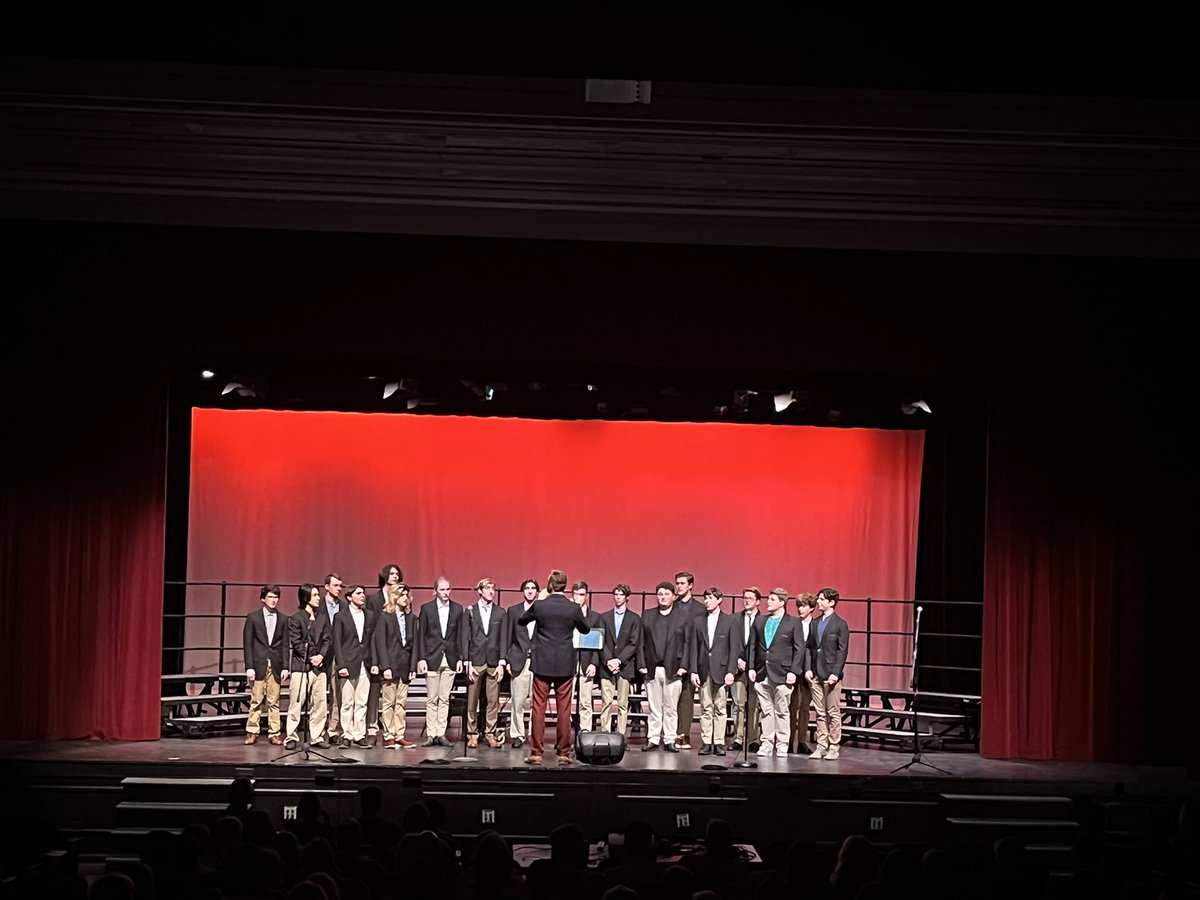 HaddonfieldHS's tweet photo. Wonderful night enjoying our choirs and celebrating our seniors! 🎶🎤🎵 https://t.co/4xz0uWTlso