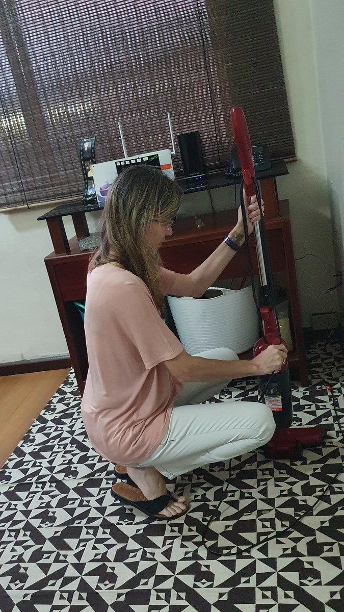 SECRETARIAPCOM's tweet photo. Você já está me seguindo no Instagram? Você pode estar perdendo conteúdos sobre organização e limpeza que saem diariamente. 

https://t.co/ooBAHvk8IX https://t.co/maCPM5nzcY
