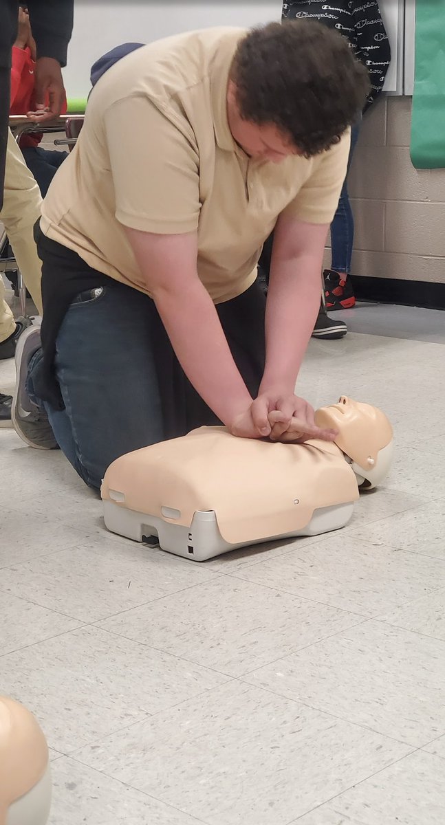 TRMSSTEM's tweet photo. All 8th grade students at TRMS received hands-only CPR and AED training through a collaboration between Coordinated School Health, school nurse Alana Vandiver, and Angel Carter of Project Adam! @RosenwaldBears #STEM #CTE #STEMclusion #STEM4All #TrentonRosenwald https://t.co/jwvgmr63z1