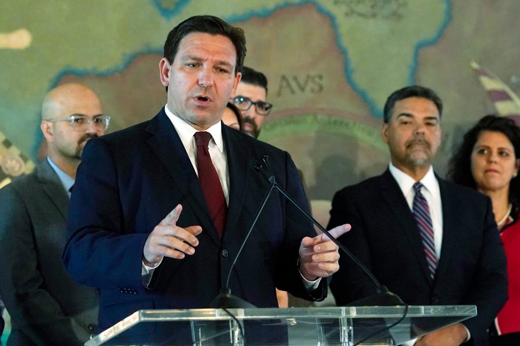 nypost's tweet photo. Gov. Ron DeSantis outlaws protests outside private homes in Florida https://t.co/nsOP7MHYaO https://t.co/jpJqPpO9w4