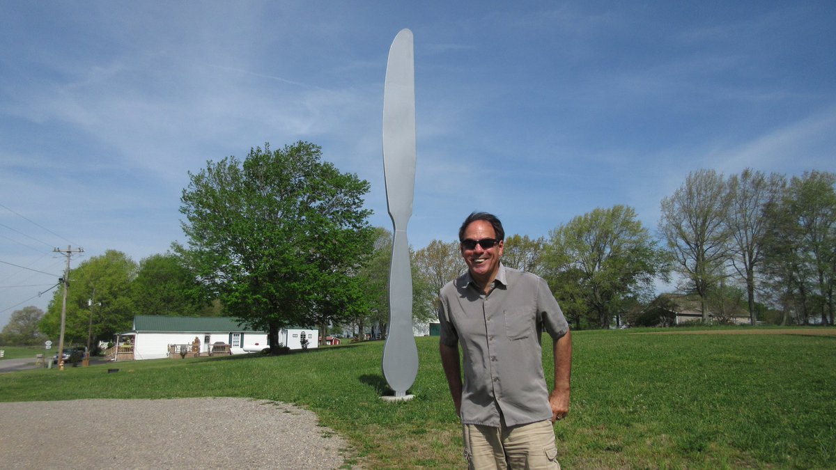 5/16 Phound a giant Butter Kniphe in the road too in Phranklin, Kentucky.  Great stop on I-65 so close to Nashville.  Phranklin, KY was City of the Day