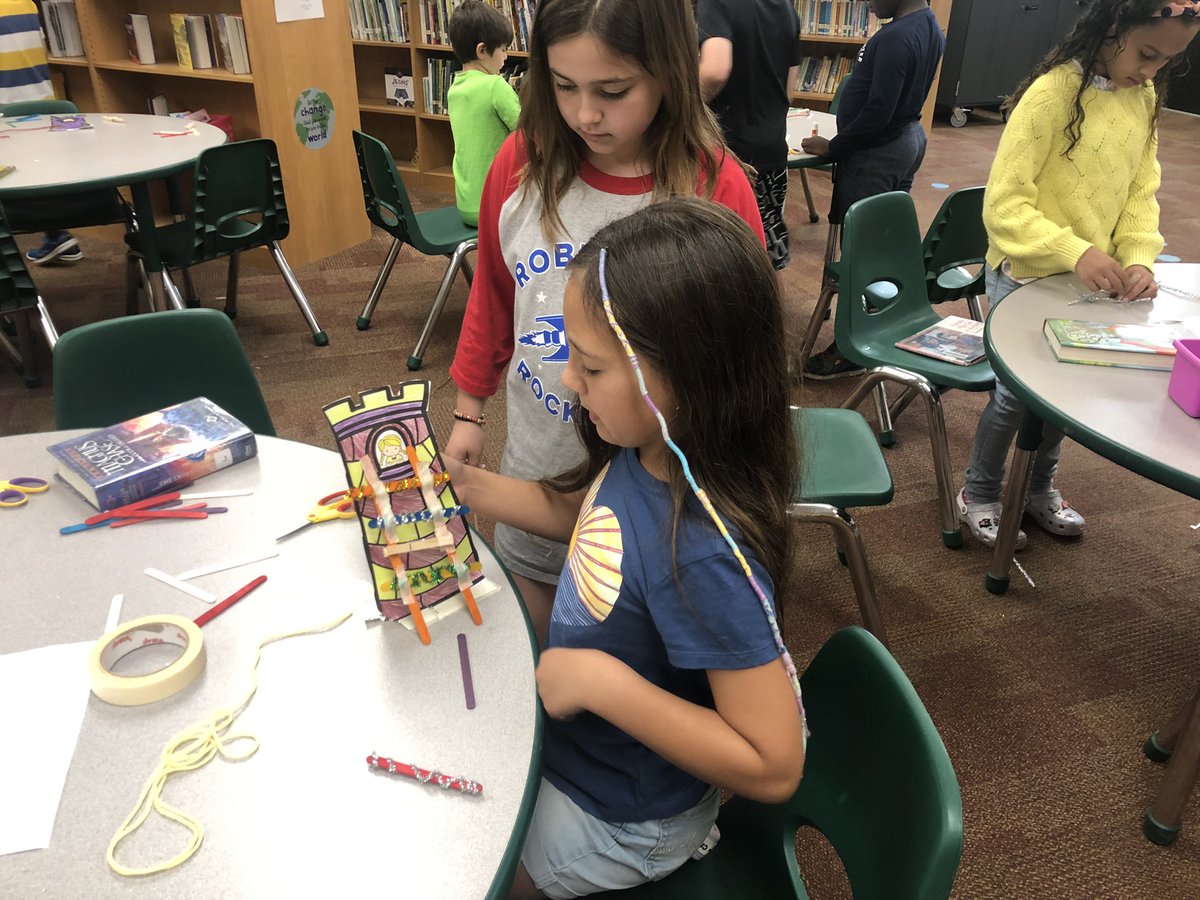 KendallWetzel's tweet photo. These third graders worked hard today to help Rapunzel escape from her tower. #fairytalestem @HTSD_Robinson ๐ง๐พโโ๏ธ๐ https://t.co/yIxd9z6Hkz