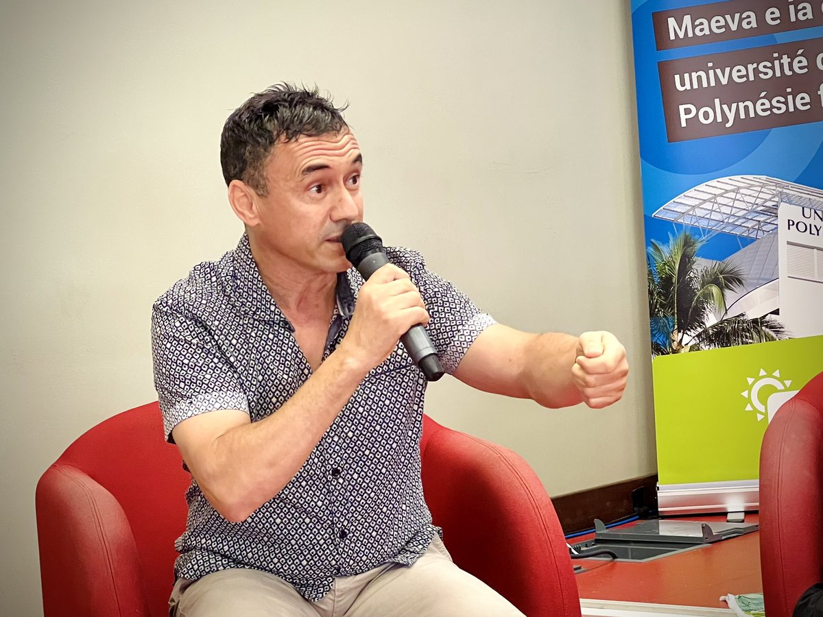 univpf's tweet photo. [ Conférence Ra’atira ]

Les participants ont découvert une approche singulière du #management proposée par Stephane Flahaut (EC2R), qui s’est appuyé sur les témoignages de @AllegretIsa, DGS de l’UPF, de Heiura Itae-Tetaa (Speak Tahiti) et de Touati, (préparateur physique) https://t.co/mh0ixTOjcJ