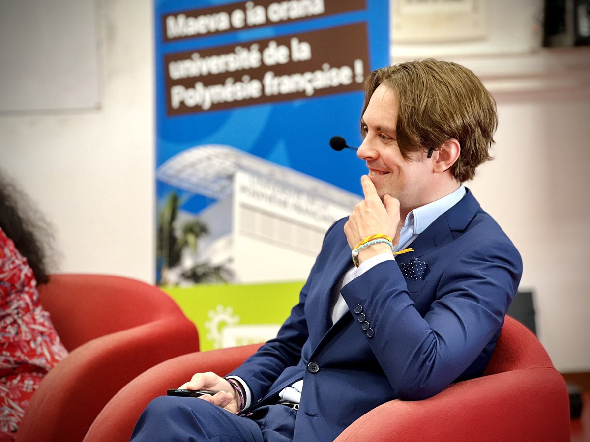 univpf's tweet photo. [ Conférence Ra’atira ]

Les participants ont découvert une approche singulière du #management proposée par Stephane Flahaut (EC2R), qui s’est appuyé sur les témoignages de @AllegretIsa, DGS de l’UPF, de Heiura Itae-Tetaa (Speak Tahiti) et de Touati, (préparateur physique) https://t.co/mh0ixTOjcJ