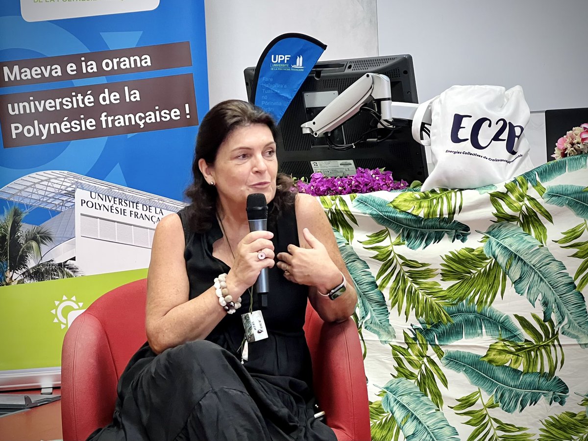 univpf's tweet photo. [ Conférence Ra’atira ]

Les participants ont découvert une approche singulière du #management proposée par Stephane Flahaut (EC2R), qui s’est appuyé sur les témoignages de @AllegretIsa, DGS de l’UPF, de Heiura Itae-Tetaa (Speak Tahiti) et de Touati, (préparateur physique) https://t.co/mh0ixTOjcJ