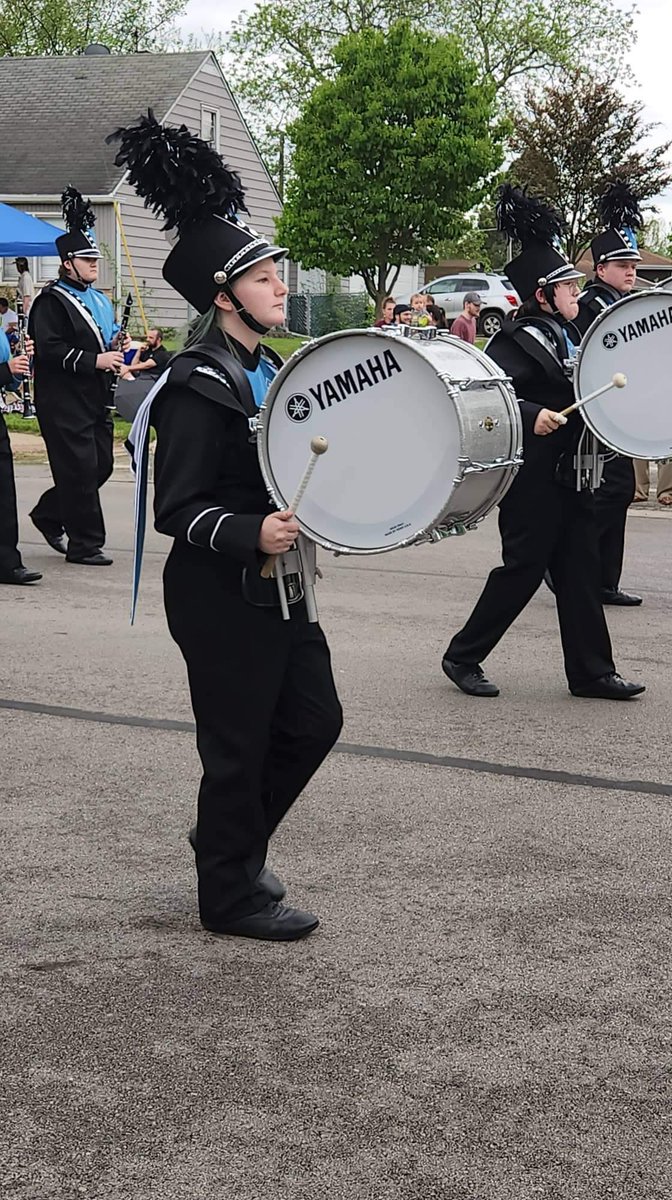 Our Marching Warriors were back at it yesterday in the first Lilac Parade since 2018!! 💜🎶 <a href="/LilacParade/">Lombard Lilac Parade</a> <a href="/WillowbrookHS1/">Willowbrook HS</a> 

📸 Photos thanks to Nicole Guilfoyle &amp; Tiffany Matthews
