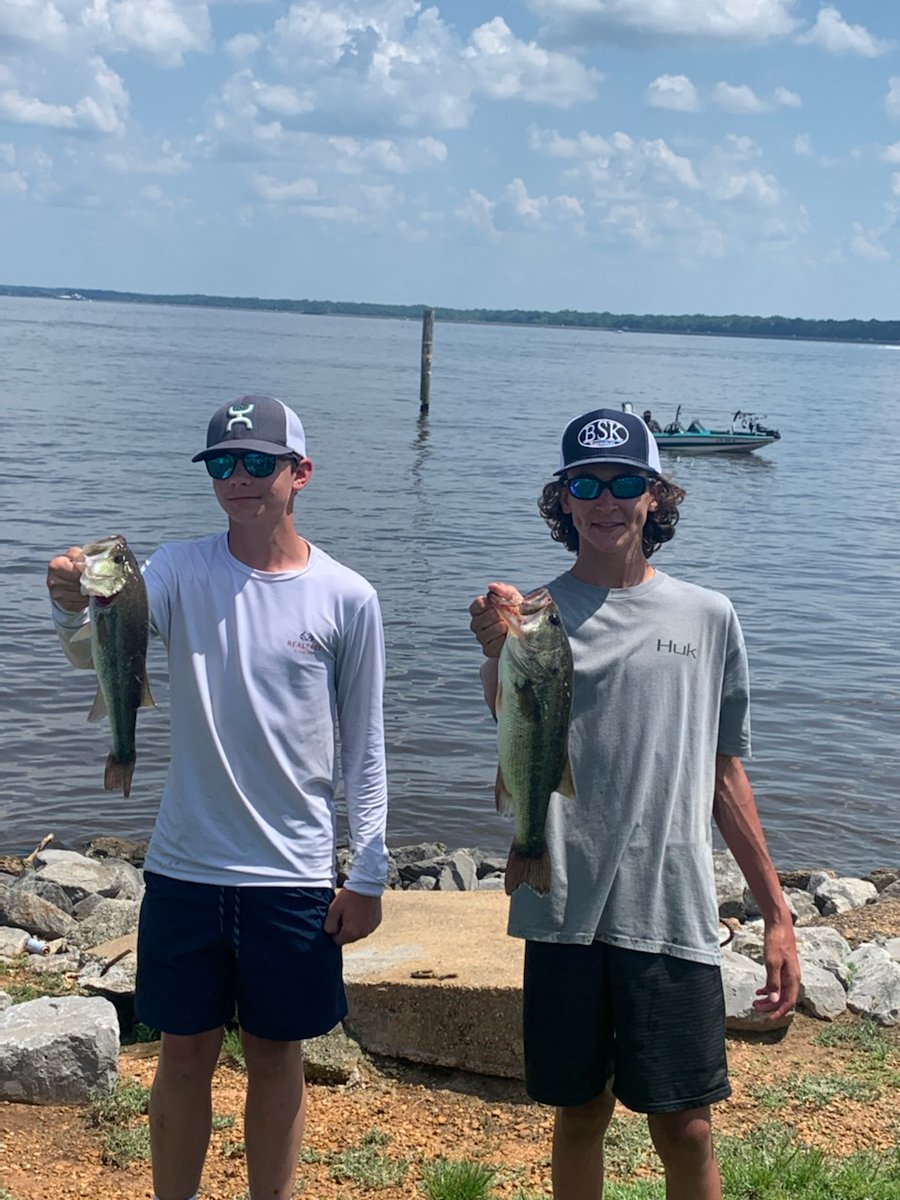 GWaveFishing's tweet photo. Skip Howell and Fisher Black represented Tupelo Middle School well in the Mississippi B.A.S.S. Junior State Championship at Ross Barnett Reservoir in Jackson this past weekend. They finished 9th out of a 23 team field that was heavy with local talent @TupeloMiddle @tupeloschools https://t.co/EsJqGrPtaT