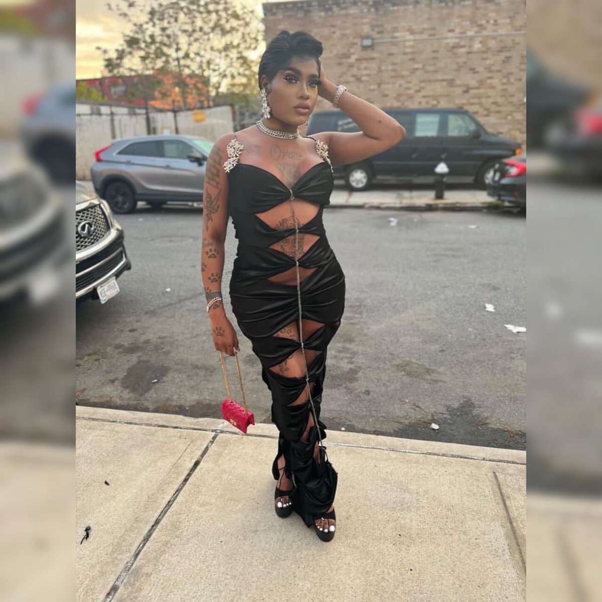 SwabySkyler's tweet photo. No matter how you add it up we not equal 🖤 https://t.co/epQH6Ikzim